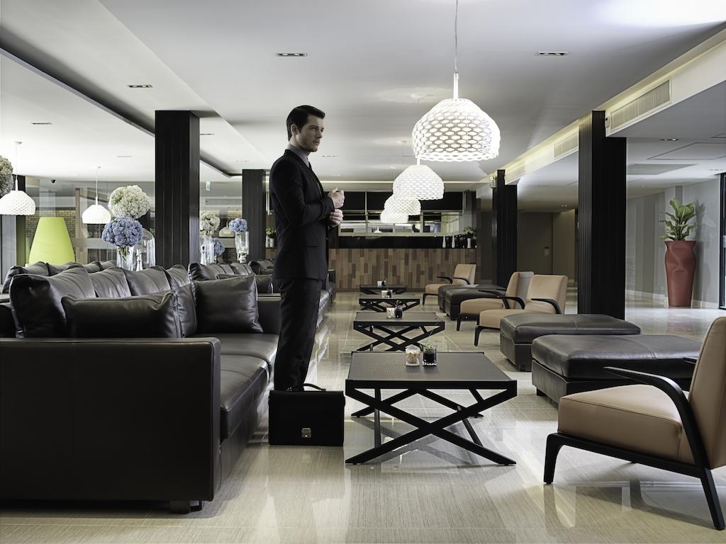 S Ratchada Leisure Hotel - Sha Plus Bangkok Exteriör bild Lobby