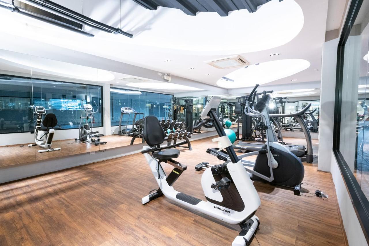 S Ratchada Leisure Hotel - Sha Plus Bangkok Exteriör bild The gym at the hotel